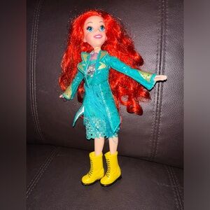 Disney Princess Royal Shimmer Merida Fashion Doll 11 Inch Yellow Boots SO CUTE